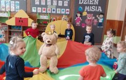 Więcej o: Dzień Pluszowego Misia